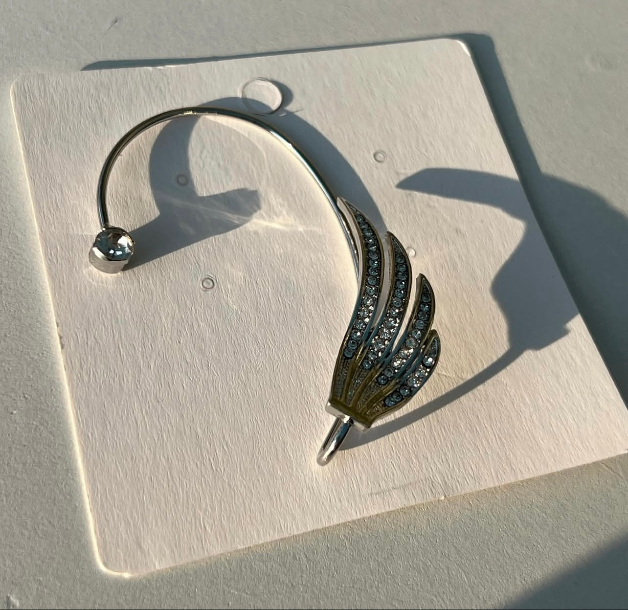 Ear cuff