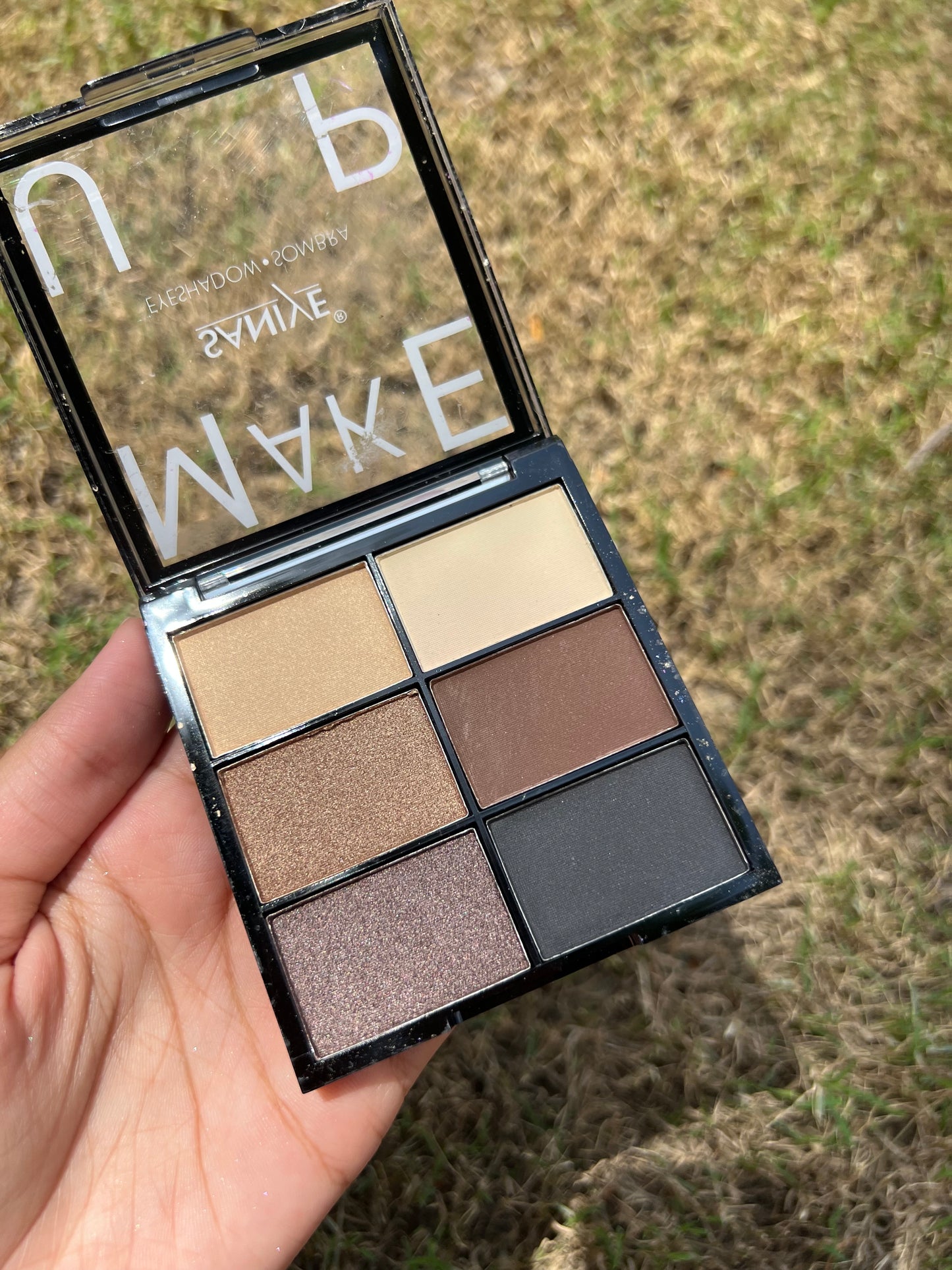 Eyeshadow palette