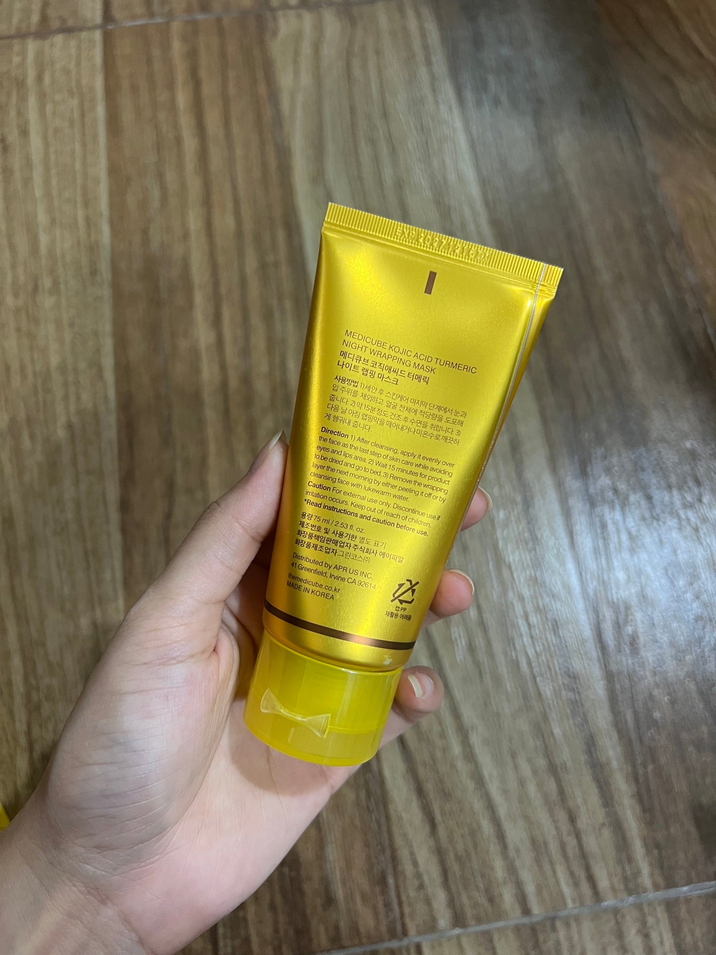 Medicube KOJIC ACID TURMERIC
NIGHT WRAPPING MASK