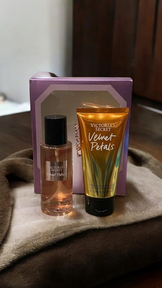 VELVET PETALS Victoria's Secret Mist & Lotion Duo (medium size) 125ml