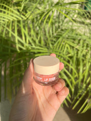 OXX lip scrub